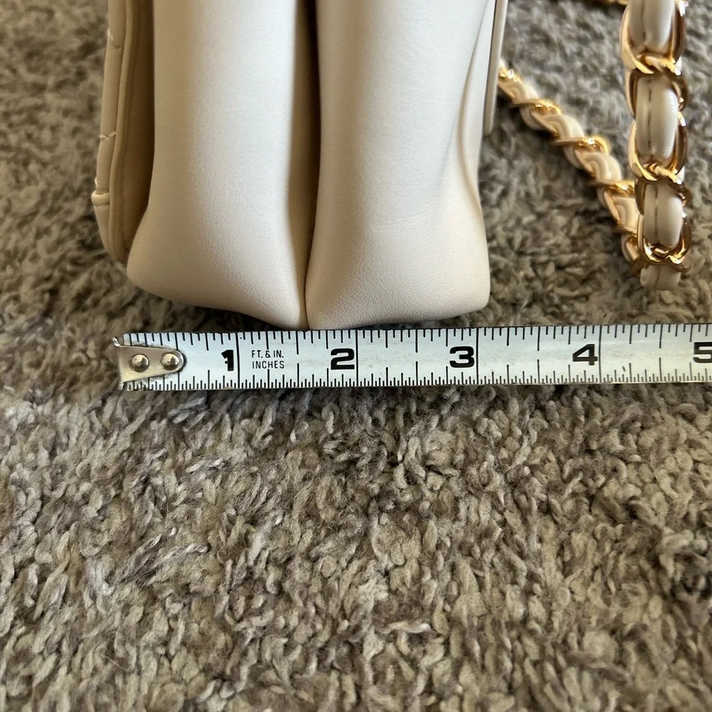 Quilted Cream Chain-Handle Women's Shoulder Bag - Picture 6 of 9